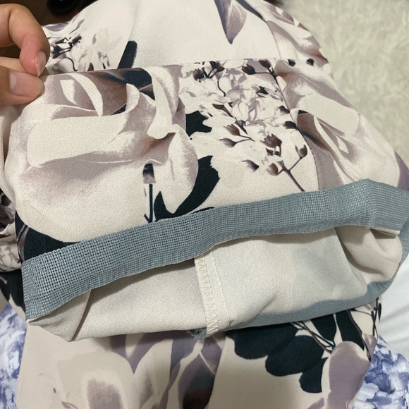 Le Chateau Floral Jumpsuit - Picture 3 of 3